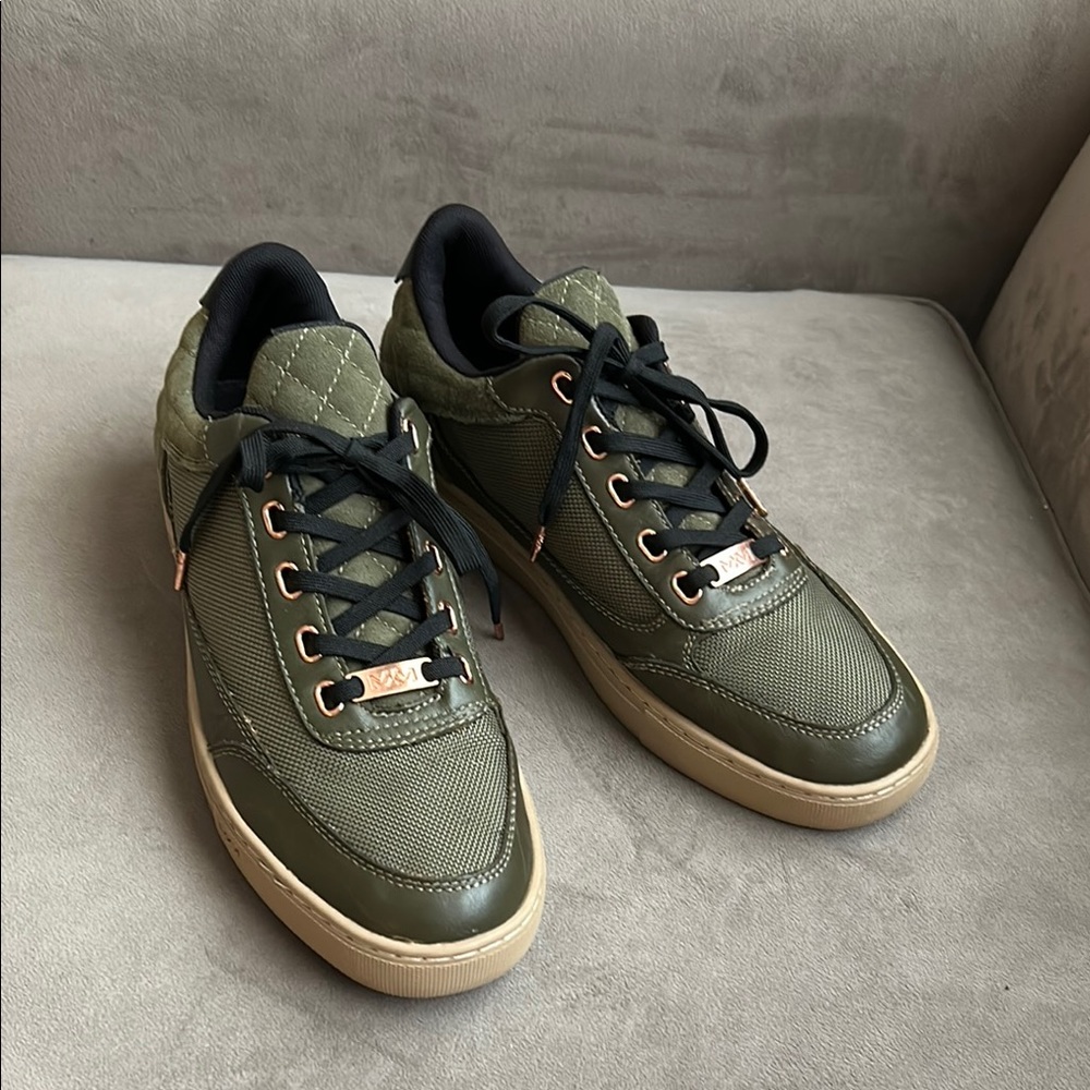 Stylish Olive Men's Sneakers